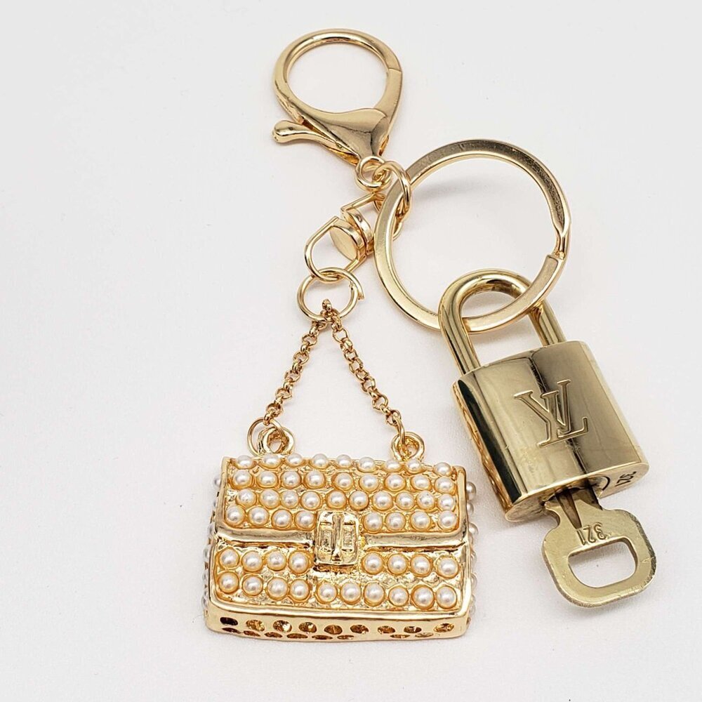 Louis Vuitton Authentic Gold Padlock 🔒 Key + Unbranded Keychain Bag Charm - Picture 2 of 8